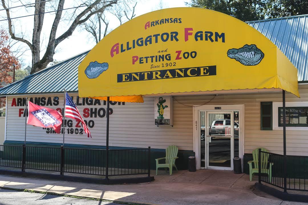 Arkansas Alligator Farm and Petting Zoo